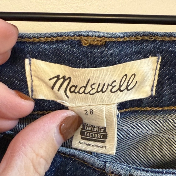 MADEWELL | Maternity Side-Panel Skinny Jeans in Wendover Wash: Adjustable - Picture 7 of 11